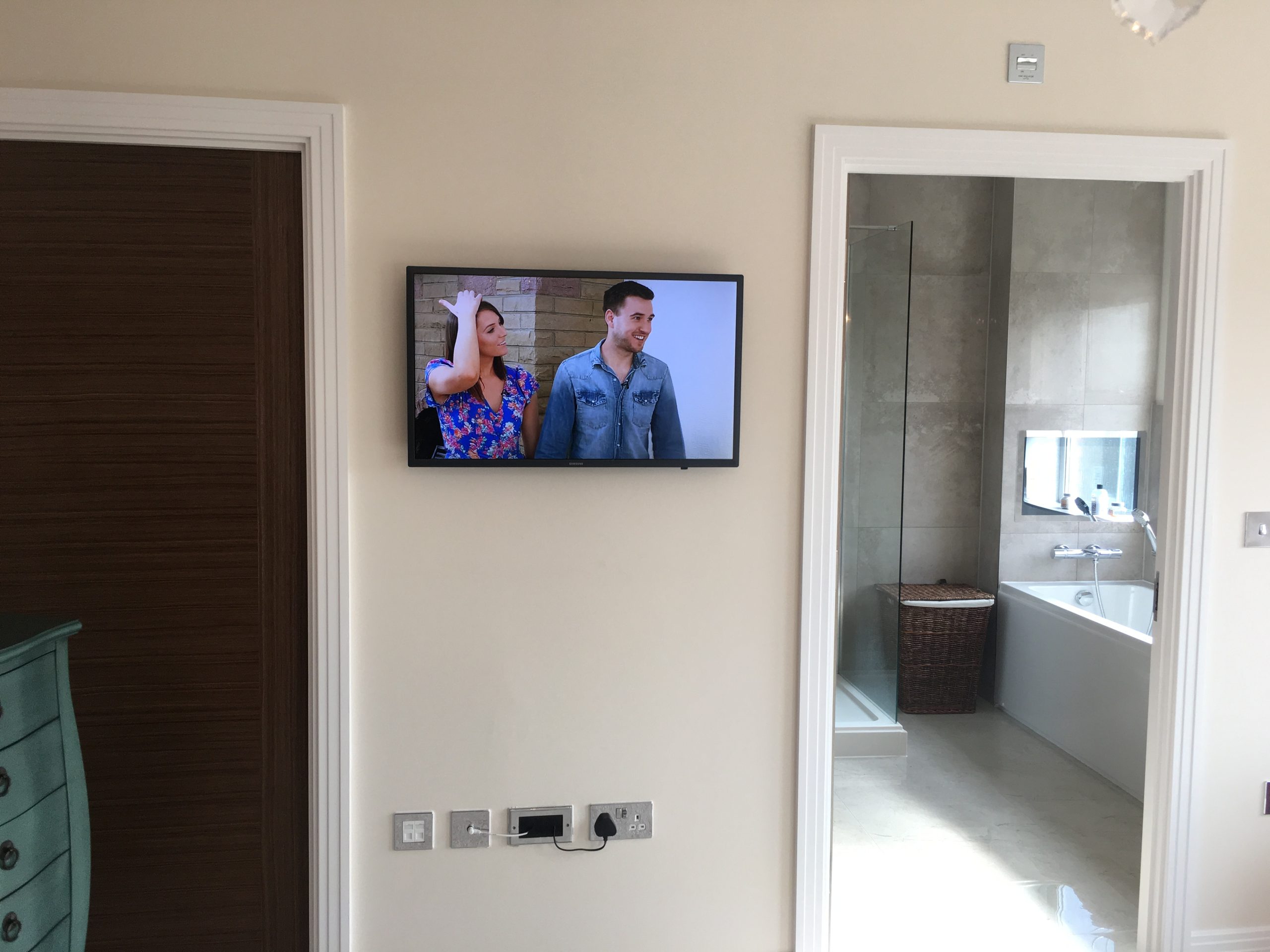 TV-wall-mounting-with-concealed-cables